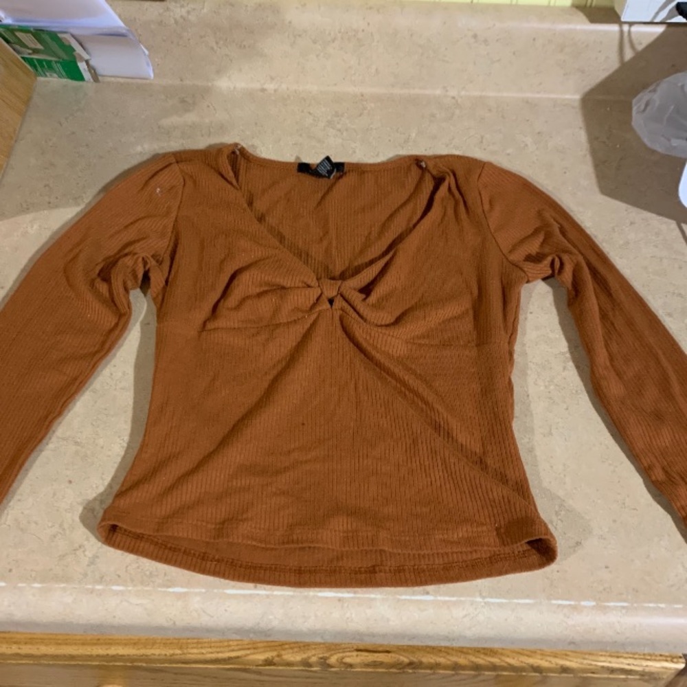 Long Sleeve tie in the front shirt